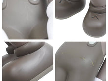 Load image into Gallery viewer, MEDICOM TOY メディコムトイ KAWS カウズ フィギュア 2017年 KAWS SMALL LIE ブラウン オブジェ 美品 31553