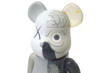 Load image into Gallery viewer, 超激レア 本人サイン入り KAWS カウズ BE@RBRIK グレー COMPANION 人体模型 400% OriginalFake 美品 中古 31909