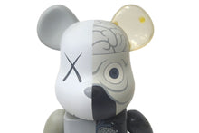 Load image into Gallery viewer, 超激レア 本人サイン入り KAWS カウズ BE@RBRIK グレー COMPANION 人体模型 400% OriginalFake 美品 中古 31909