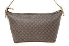 Load image into Gallery viewer, CELINE セリーヌ マカダム ショルダーバッグ ワンショルダー ブラウン ロゴ カバン 鞄 ゴールド金具 ポーチ型 中古 32041