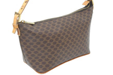 Load image into Gallery viewer, CELINE セリーヌ マカダム ショルダーバッグ ワンショルダー ブラウン ロゴ カバン 鞄 ゴールド金具 ポーチ型 中古 32041