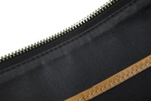 Load image into Gallery viewer, CELINE セリーヌ マカダム ショルダーバッグ ワンショルダー ブラウン ロゴ カバン 鞄 ゴールド金具 ポーチ型 中古 32041