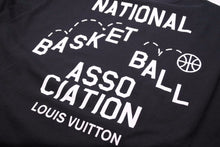 画像をギャラリービューアに読み込む, LOUIS VUITTON ルイ・ヴィトン 半袖Ｔシャツ NBAコラボ RM212M ブラック コットン メンズ サイズL 良好 N32460