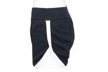 Load image into Gallery viewer, FENDI フェンディ レディース ショーツ ショートパンツ ランニング ジム トレーニング ブラック ホワイト M 中古 33554