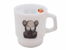 Load image into Gallery viewer, 未使用 KAWS TOKYO FIRST Fire-King Stacking Mug スタッキングマグ カウズ トウキョウ ファースト マグカップ 中古 33582