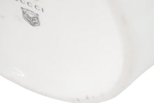 Load image into Gallery viewer, Gucci Decor グッチ デコール インテリアコレクション 花瓶 ポーセリンフラワーベース スネークハンドル ホワイト 美品 中古 34516