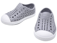 Load image into Gallery viewer, Native Shoes ネイティブシューズ JEFFERSON ジェファーソン スニーカーサンダル EVA グレー ホワイト 12.5cm 美品 中古 35383