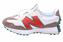 Load image into Gallery viewer, 新品同様 New Balance ニューバランス Casablanca カサブランカ スニーカー 靴 327 RED MONOGRAM MS327CAA ホワイト 中古 35409
