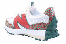 Load image into Gallery viewer, 新品同様 New Balance ニューバランス Casablanca カサブランカ スニーカー 靴 327 RED MONOGRAM MS327CAA ホワイト 中古 35409