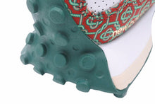 Load image into Gallery viewer, 新品同様 New Balance ニューバランス Casablanca カサブランカ スニーカー 靴 327 RED MONOGRAM MS327CAA ホワイト 中古 35409