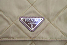 Load image into Gallery viewer, PRADA プラダ ショルダーバック バック バック ゴールド チェーン 三角プレート ナイロン キルティング ユニセックス 美品 37407