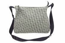 Load image into Gallery viewer, DIOR ディオール ヴィンテージ BOB0071 ショルダーバック カーキ トロッター トロッター柄 ユニセックス 中古 37985