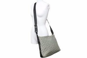 DIOR ディオール ヴィンテージ BOB0071 ショルダーバック カーキ トロッター トロッター柄 ユニセックス 中古 37985