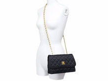 Load image into Gallery viewer, CHANEL シャネル 激レア ミニ マトラッセ ココマーク サテン ポーチ付 チェーン ショルダー バッグ 美品 中古 38451