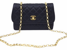 Load image into Gallery viewer, CHANEL シャネル 激レア ミニ マトラッセ ココマーク サテン ポーチ付 チェーン ショルダー バッグ 美品 中古 38451