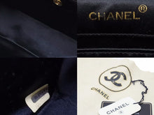 Load image into Gallery viewer, CHANEL シャネル 激レア ミニ マトラッセ ココマーク サテン ポーチ付 チェーン ショルダー バッグ 美品 中古 38451