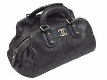 Load image into Gallery viewer, CHANEL シャネル マトラッセ キャビアスキン ハンドバッグ ブラック ヴィンテージ ガンメタリック金具 中古品 38694