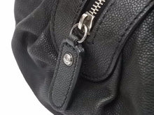 Load image into Gallery viewer, CHANEL シャネル マトラッセ キャビアスキン ハンドバッグ ブラック ヴィンテージ ガンメタリック金具 中古品 38694
