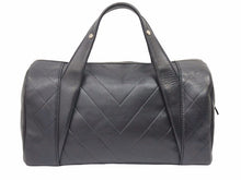 Load image into Gallery viewer, CHANEL シャネル ボストンバック 10 番台 ハンドバック ラムレザー ブラック ココマーク レディース 美品 38787