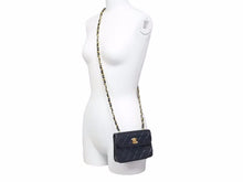 Load image into Gallery viewer, CHANEL シャネル シングル ハーフフラップ ショルダーバッグ ラムスキン 0番代 マトラッセ ゴールド金具 ブラック 中古 38866