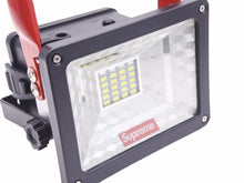 画像をギャラリービューアに読み込む, Supreme シュプリーム CORDLESS FLOOD LIGHT 投光器 LED ポータブルライト ランタン アウトドア レッド替 39001 