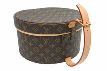 Load image into Gallery viewer, Louis Vuitton ルイヴィトン ボワット シャポー 30 帽子ケース 帽子用トランクケース M23624 モノグラム 美品 中古 39163