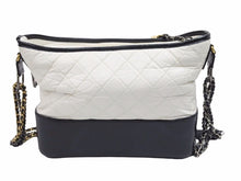 Load image into Gallery viewer, CHANEL シャネル ガブリエル ドゥ ホーボー チェインショルダーバッグ 24番台 ブラック ホワイト レディース 中古 39710
