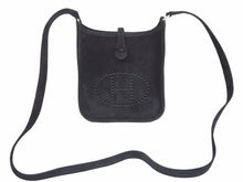 Load image into Gallery viewer, HERMES エルメス エブリンTPMドブリス ブラック ショルダーバッグ □H刻印 スエード 黒 美品 中古 39727