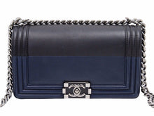 Load image into Gallery viewer, CHANEL シャネル ボーイシャネル ショルダーバッグ ネイビー ブラック バイカラー シルバー金具 21番台 2WAY レディース 良好 39837