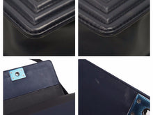 Load image into Gallery viewer, CHANEL シャネル ボーイシャネル ショルダーバッグ ネイビー ブラック バイカラー シルバー金具 21番台 2WAY レディース 良好 39837