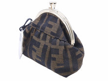 画像をギャラリービューアに読み込む, FENDI フェンディ コインケース ズッカ 柄 財布 小銭入れ がま口 ロゴ ブラウン シルバー 金具 ユニセックス 中古 39981