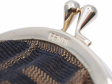画像をギャラリービューアに読み込む, FENDI フェンディ コインケース ズッカ 柄 財布 小銭入れ がま口 ロゴ ブラウン シルバー 金具 ユニセックス 中古 39981