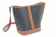 Load image into Gallery viewer, CELINE セリーヌ スモール バケット バッグ トリオンフ キャンバス 22SS 191442CAS.04LU ショルダーバッグ 中古 39992