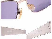 Load image into Gallery viewer, CHANEL シャネル サングラス アイウェア ヴィンテージ ロゴ シルバー ブラック ブルーレンズ 小物 08846 45002 中古 41757