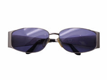 Load image into Gallery viewer, CHANEL シャネル サングラス アイウェア ヴィンテージ ロゴ シルバー ブラック ブルーレンズ 小物 08846 45002 中古 41757