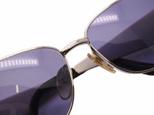 Load image into Gallery viewer, CHANEL シャネル サングラス アイウェア ヴィンテージ ロゴ シルバー ブラック ブルーレンズ 小物 08846 45002 中古 41757
