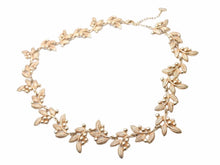 Load image into Gallery viewer, Christian Dior クリスチャンディオール ネックレス リーフ CDロゴ 65.7g ゴールド ユニセックス 中古 40074