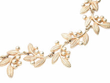 Load image into Gallery viewer, Christian Dior クリスチャンディオール ネックレス リーフ CDロゴ 65.7g ゴールド ユニセックス 中古 40074