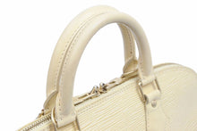 Load image into Gallery viewer, Louis Vuitton ルイヴィトン アルマ エピ ハンドバッグ ヴァニラ M5214A レディース 中古 40172