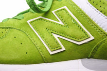 Load image into Gallery viewer, NEW BALANCE ニューバランス 576 スニーカー グリーン スエード メンズ サイズ29cm 中古 N40233