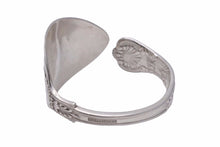 Load image into Gallery viewer, 創業初期 激レア TIFFANY&amp;Co. ティファニー ヴィンテージ 特大スプーンバングル シルバー925 97.0g ユニセックス 中古 N40259