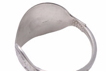 Load image into Gallery viewer, 創業初期 激レア TIFFANY&amp;Co. ティファニー ヴィンテージ 特大スプーンバングル シルバー925 97.0g ユニセックス 中古 N40259