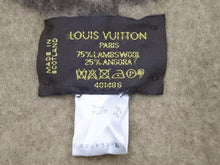 Load image into Gallery viewer, Louis Vuitton ルイヴィトン ブランケット ラグ 毛布 LVロゴ モノグラム アンゴラ混ウール M92067 ブラウン 40705