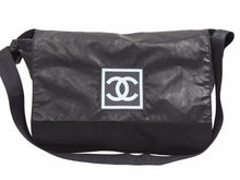 Load image into Gallery viewer, CHANEL シャネル ショルダーバッグ ココマーク スポーツライン A23810 ８番代 ブラック ライトグレー 中古 40743