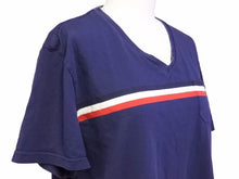 Load image into Gallery viewer, MONCLER モンクレール MAGLIA Tシャツ トップス Vネック ストライプ ワンポイント レッド ホワイト ネイビー サイズL 中古 40900