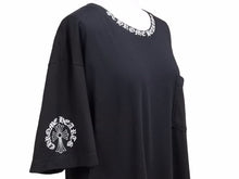 画像をギャラリービューアに読み込む, CHROME HEARTS クロムハーツ 20SS セメタリ―クロス ネックロゴ Tシャツ ブラック トップス サイズXL 良好 40981