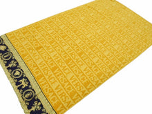Load image into Gallery viewer, 美品 VERSACE ヴェルサーチ BAROQUE バロック バスタオル ZTO101601-ZCOSP052 ブランケット イエロー 41139