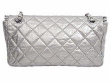 Load image into Gallery viewer, CHANEL シャネル マトラッセ ダブルフラップ ダブルチェーンバッグ 14番台 ラムスキン メタリックレザー グレー 中古 美品 41236