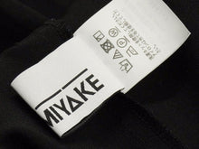 Load image into Gallery viewer, ISSEY MIYAKE イッセイミヤケ パンツ ボトムス 2022ss IL55FF112 ポリエステル ブラック サイズ3 美品 中古 41299