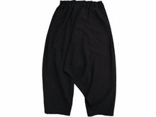 Load image into Gallery viewer, ISSEY MIYAKE イッセイミヤケ パンツ ボトムス 2022ss IL55FF112 ポリエステル ブラック サイズ3 美品 中古 41299